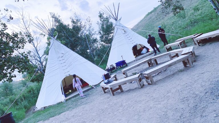 Picture of 2 tipis.